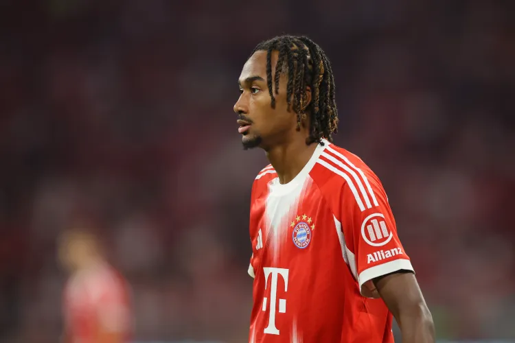 Bayern de Munique anuncia empréstimo de Jonah Kusi-Asare para o Fulham