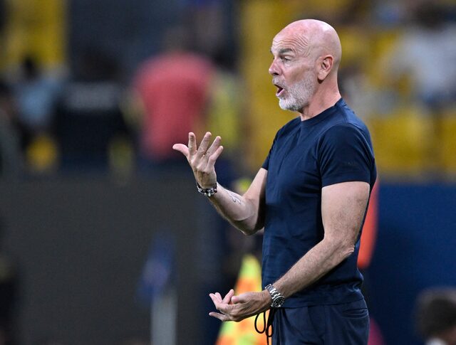 Pioli retorna para assumir o comando da Fiorentina com um contrato de três anos.